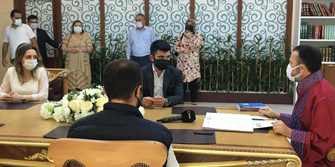 Belediyelerde nikah sırası bulamayan çiftler müftülüğe koştu