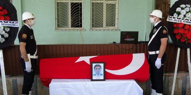 Polis memuru kazada hayatını kaybetti, kızının feryadı yürekleri dağladı