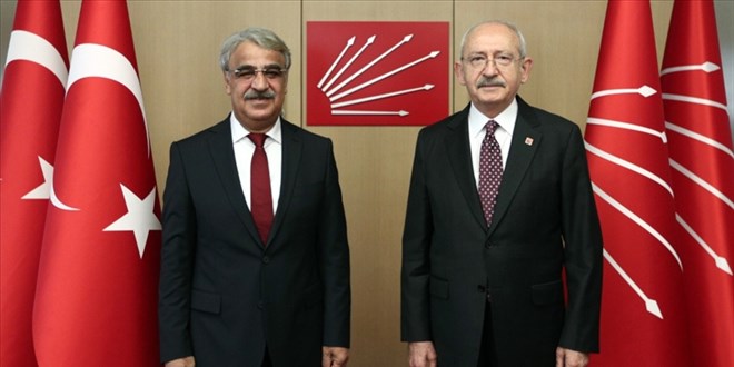 Kılıçdaroğlu, İzmir'deki saldırı nedeniyle Mithat Sancar'a taziyelerini iletti