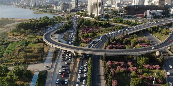 Tunç Soyer'in, trafik sorunu için önerdiği çözüm tepki topladı