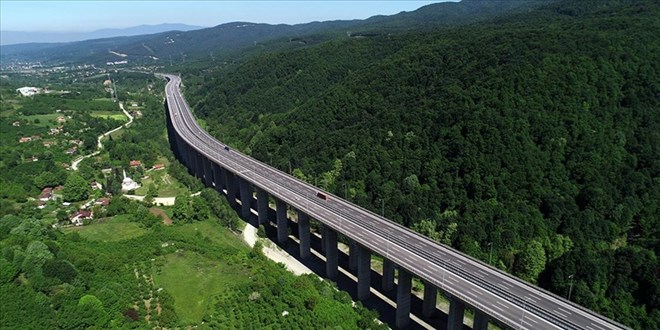 Yollar ağaçlandırıldı, emisyon azaltımı sağlandı
