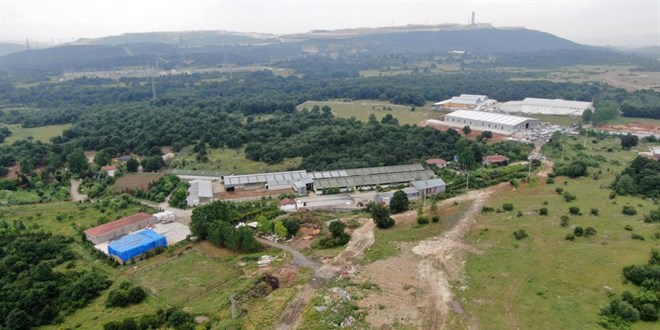 Lütfü Türkkan'ın TOKİ arazisine kurulu kaçak çiftliği tahliye ediliyor