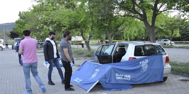 Emekli olduğu fakültenin otoparkında can verdi