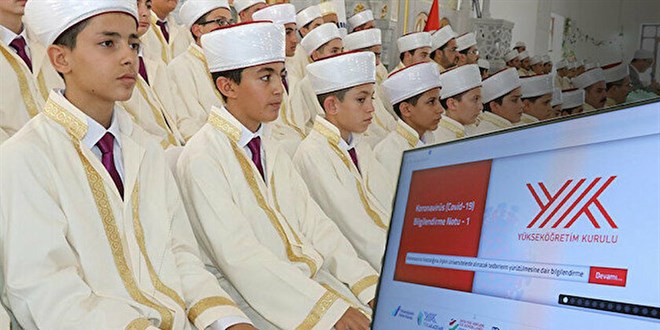 Hafızlara ilahiyatlarda yüzde 10 kontenjan verilecek