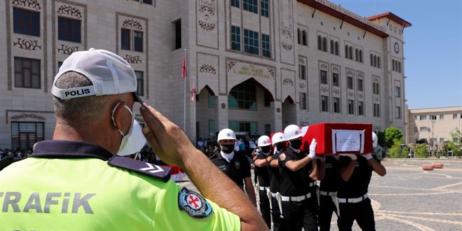 Yaşamını yitiren polis memuru memleketine uğurlandı