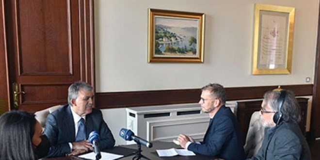 Abdullah Gül: Türkiye darbe teşebbüsüne karşı desteklenmeliydi