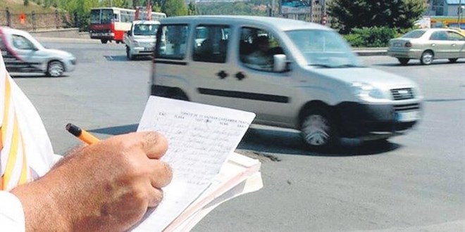 Görevine son verilen fahri müfettiş: Emniyet şeridi ihlali suç değil mi?