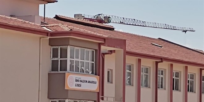 Değişen okul ismi öğrencileri mağdur etti