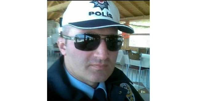 Trafik polisi evinde ölü bulundu