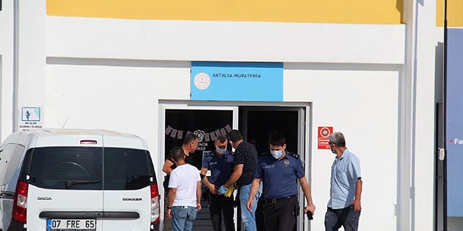 Avukat ortağını 'Bizi iyi savunmadın' diyerek tabancayla vurdu