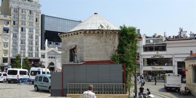 BB'den tarihi Taksim Maksemi'nin duvarna jeneratr