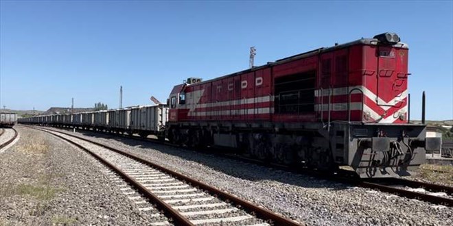 Soma ve Tunçbilek'ten taşınacak yardım kömürlerinin yolculuğu başladı