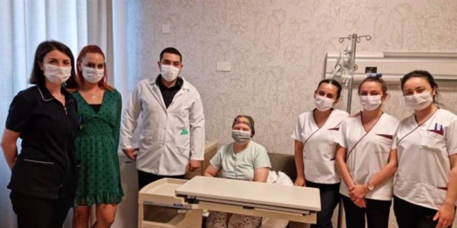 Mide ameliyatında ince bağırsaktan yeni mide yapıldı