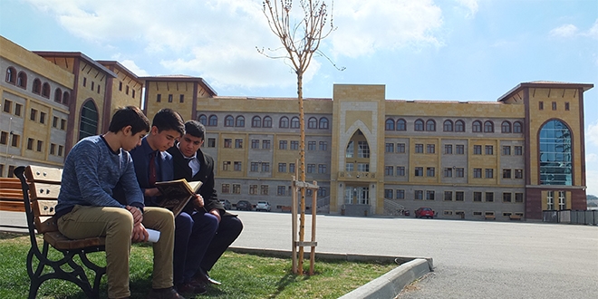 İHL'ler kapılarını öğrencilere yeni projelerle açacak