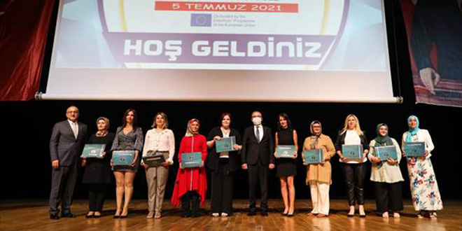 eTwinning projesinde Avrupa birincisi olan öğretmenlere ödül