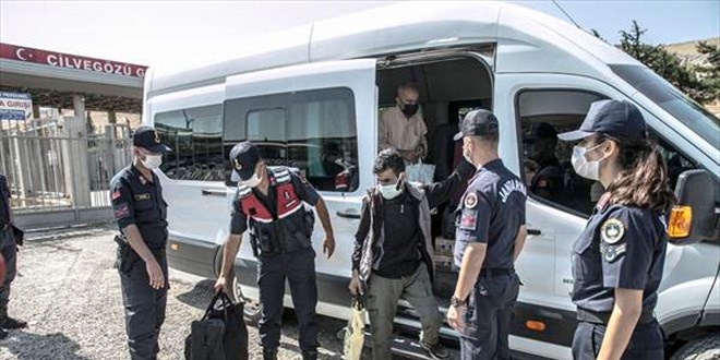 Cilvegözü Sınır Kapısı'ndan Kurban Bayramı öncesi Suriye'ye geçişler başladı