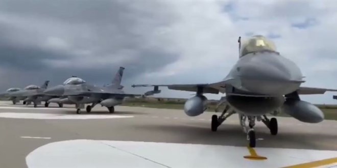 Trk F-16'lar 'Gelitirilmi Hava Polislii' grevi iin Polonya'da