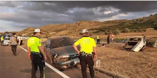 Konya ve Aydn'da trafik kazalar: 7 l