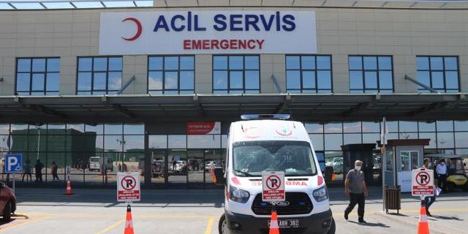 Eskişehir'de ilaçlı bidondan su içen 13 işçi zehirlendi
