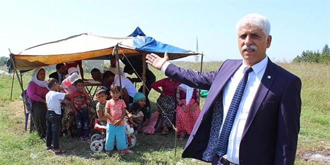Partinin ilçe başkanlığı çadırda kuruldu