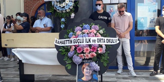 Balkondan düşen Sanem öğretmen son yolculuğuna uğurlandı