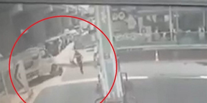 Kavga ettiği husumetlisini kamyonetle ezip metrelerce sürükledi