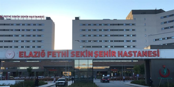Genç hemşire görevi başında kalbine yenik düştü