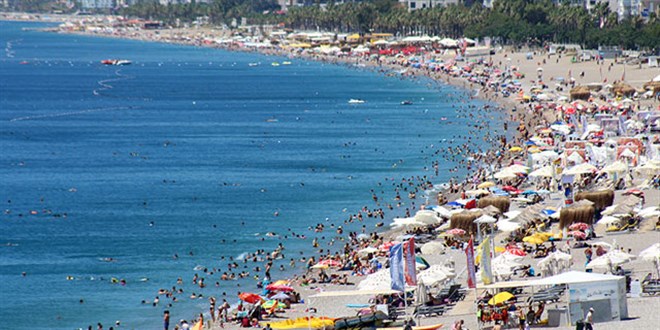 Antalya'da otellerde yer bulamayan Vali'yi arıyor