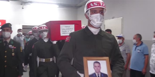 Astsubay zincirleme trafik kazasında hayatını kaybetti