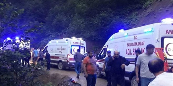 Giresun'da yolcu minibüsü şarampole devrildi: 1 ölü, 10 yaralı
