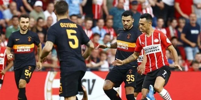 Galatasaray, PSV'ye farklı yenildi