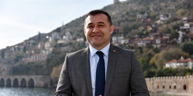 Nüfusu 1.5 milyona yaklaşan Alanya'ya yerli turist akını