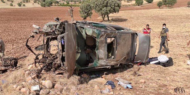 Şarampole devrilen otomobildeki iki asker hayatını kaybetti