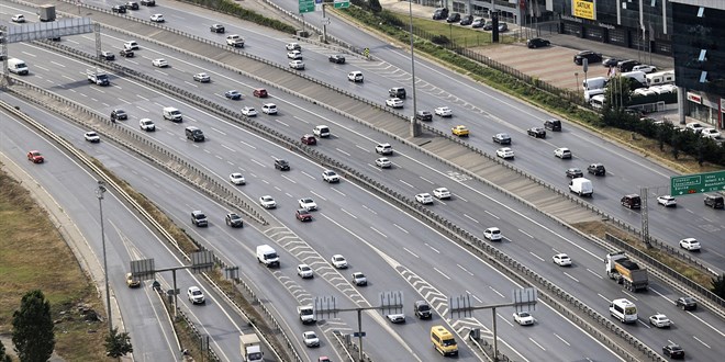 stanbul'da helikopter destekli trafik denetimi