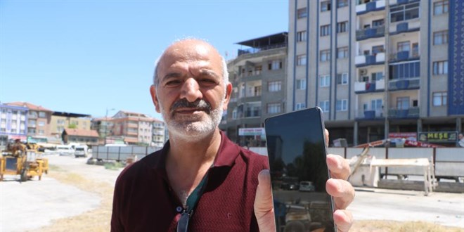 Pişkinliğin böylesi! Hırsızlık yaparken unuttuğu telefonunu geri istedi