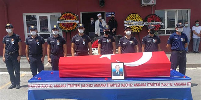 Hayatını kaybeden itfaiye eri, son yolculuğuna uğurlandı