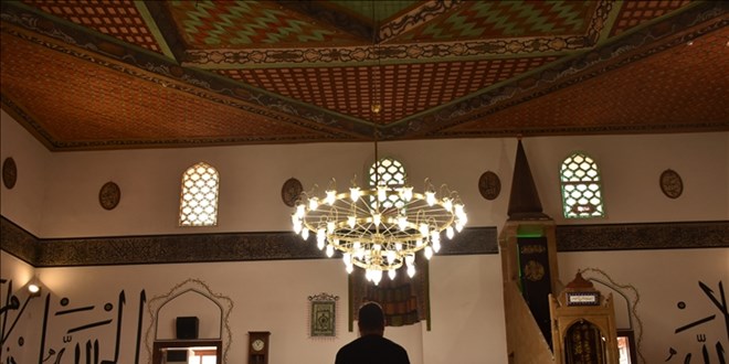 Rüstem Paşa Camii ihtişamıyla ziyaretçilerini bekliyor