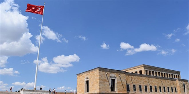 Anıtkabir'e yapılan yiyecek- içecek otomatları kaldırılıyor