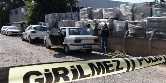 Polis memuru tartıştığı kayınbiraderini silahla vurdu