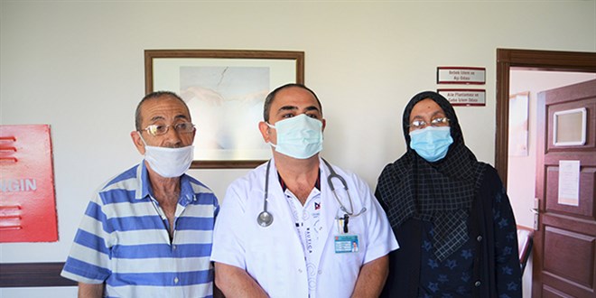 Aşı olmak istemeyen kadını, eşi ve aile hekimi ikna etti