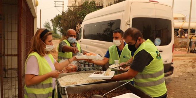 AFAD'dan gnderilmek istenen yardmlarla ilgili aklama