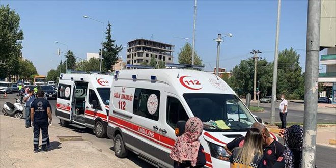 Adıyaman'da ambulans ile minibüs çarpıştı: 2 yaralı