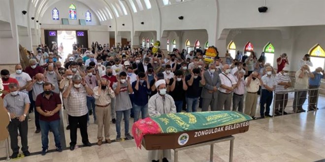Kansere yenik düşen Ayla öğretmen yaşamını yitirdi