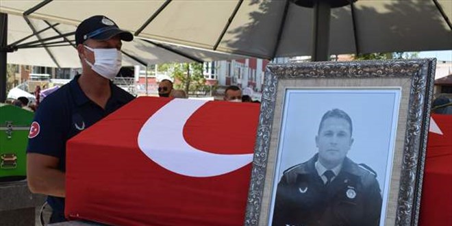 Balıkesir'deki motosiklet kazasında ölen zabıta memurunun cenazesi defnedildi