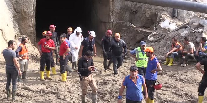 Beş gün önce sele kapılarak kaybolan işçi aranıyor