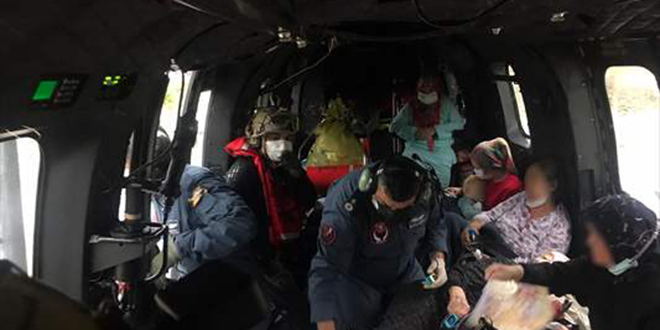 Ayancık Devlet Hastanesi'ndeki hastalar, helikopterlerle Sinop'a nakledildi