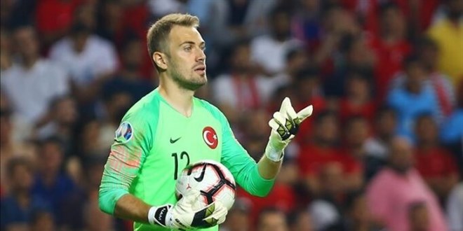 Beşiktaş, kaleci Mert Günok'u kadrosuna dahil etti