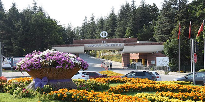 Anadolu Üniversitesi'nden 'hibrit eğitim' açıklaması