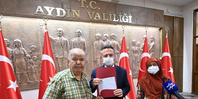 Aydınlı çift, AFAD'a 150 bin lira bağışladı