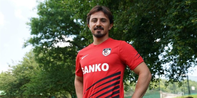 Yıldız futbolcunun acı günü! Doğmamış bebeği koronadan hayatını kaybetti